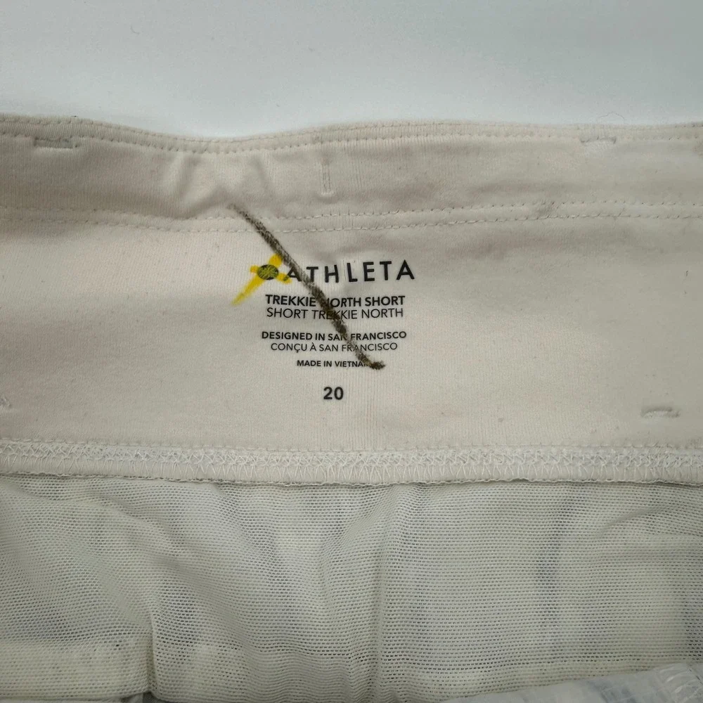 Athleta Trekkie North Short White Black Print Hiking Ripstop‎ Size 20 988235